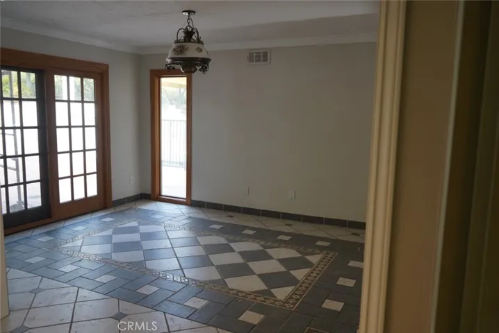 10247 Kalua Drive, Shadow Hills, California 91040