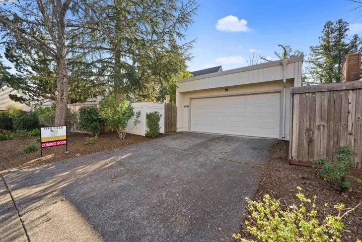 215 Avenida Barbera, Sonoma, California 95476-8056
