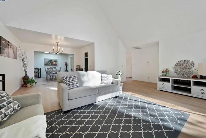 215 Avenida Barbera, Sonoma, California 95476-8056