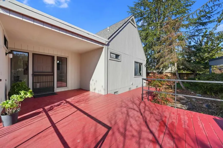 215 Avenida Barbera, Sonoma, California 95476-8056