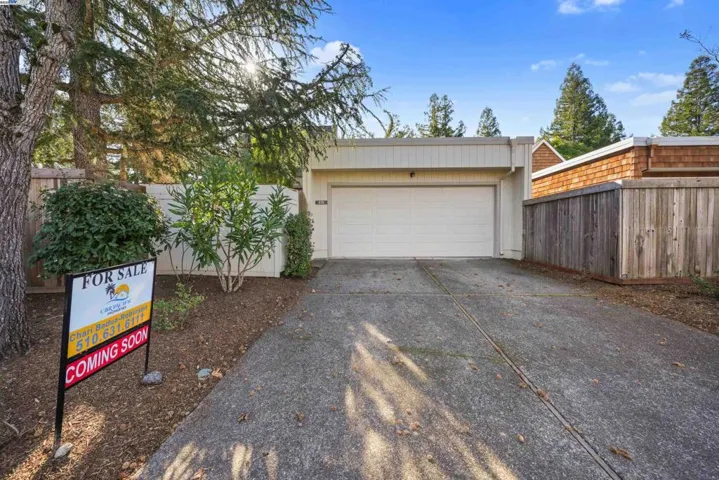 215 Avenida Barbera, Sonoma, California 95476-8056