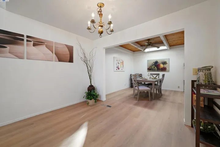 215 Avenida Barbera, Sonoma, California 95476-8056