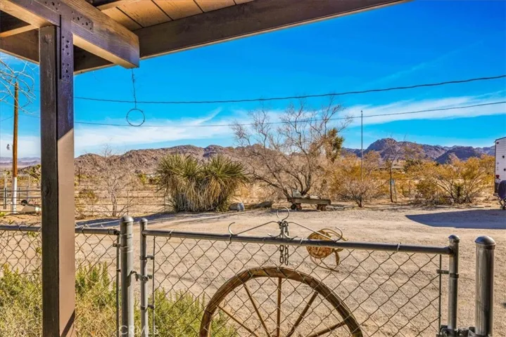 61537 Navajo Trail, Joshua Tree, California 92252