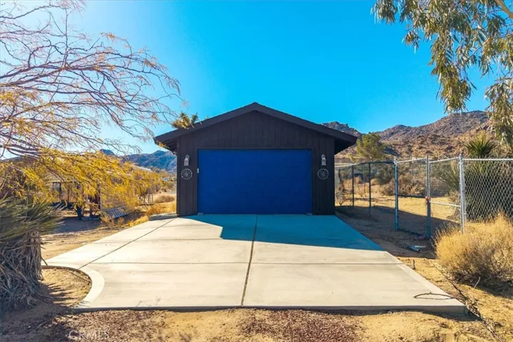 61537 Navajo Trail, Joshua Tree, California 92252