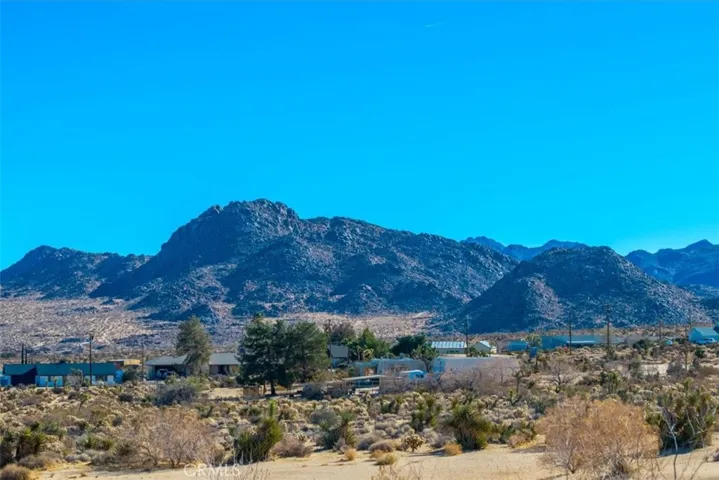 61537 Navajo Trail, Joshua Tree, California 92252