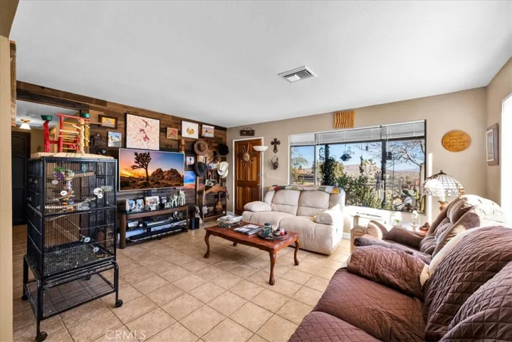 61537 Navajo Trail, Joshua Tree, California 92252