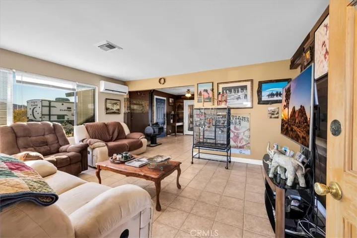 61537 Navajo Trail, Joshua Tree, California 92252
