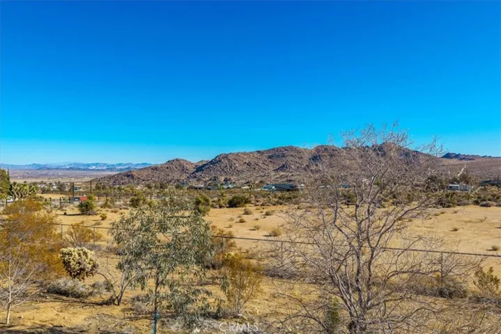 61537 Navajo Trail, Joshua Tree, California 92252