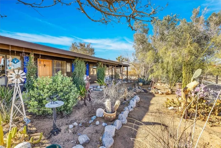 61537 Navajo Trail, Joshua Tree, California 92252