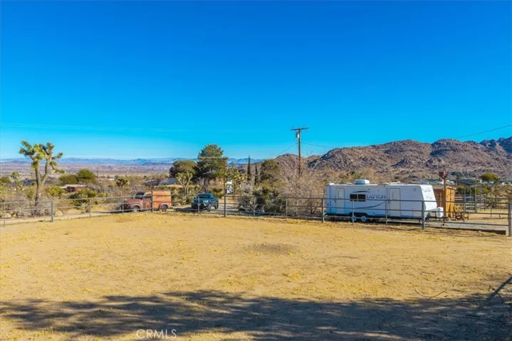 61537 Navajo Trail, Joshua Tree, California 92252