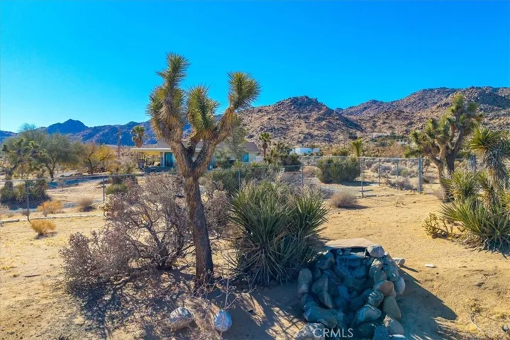 61537 Navajo Trail, Joshua Tree, California 92252