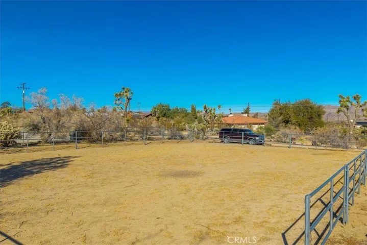 61537 Navajo Trail, Joshua Tree, California 92252