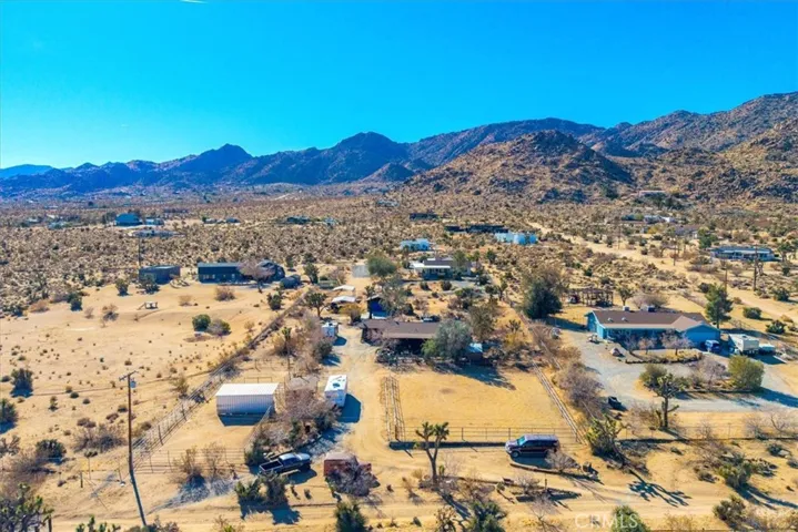 61537 Navajo Trail, Joshua Tree, California 92252