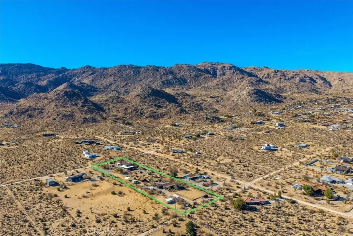 61537 Navajo Trail, Joshua Tree, California 92252