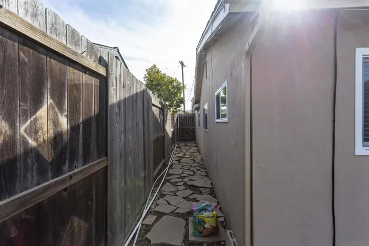6974 Sun Street, San Diego, California 92111