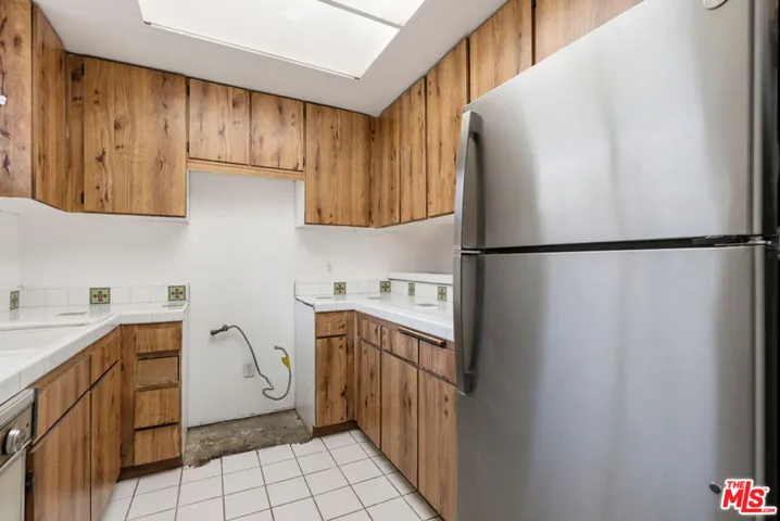 729 S Hobart Boulevard 28, Los Angeles, California 90005