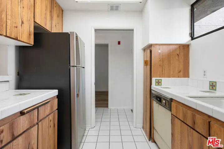 729 S Hobart Boulevard 28, Los Angeles, California 90005