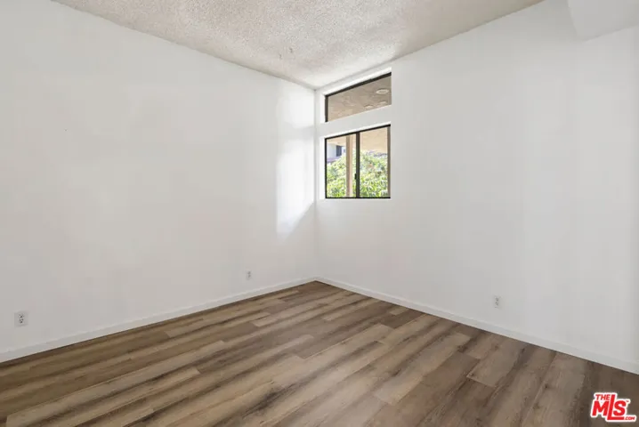 729 S Hobart Boulevard 28, Los Angeles, California 90005