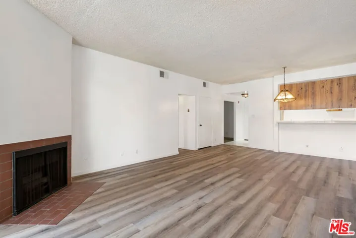 729 S Hobart Boulevard 28, Los Angeles, California 90005