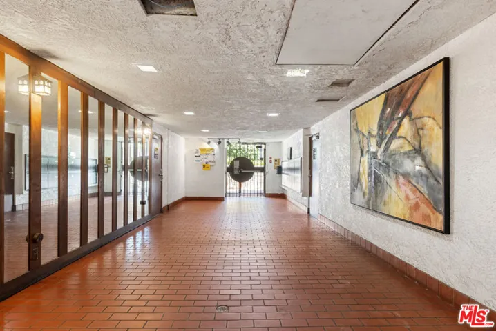 729 S Hobart Boulevard 28, Los Angeles, California 90005