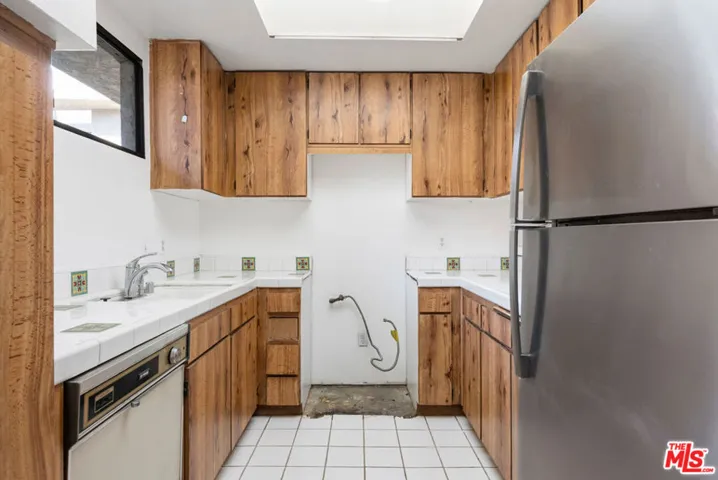 729 S Hobart Boulevard 28, Los Angeles, California 90005