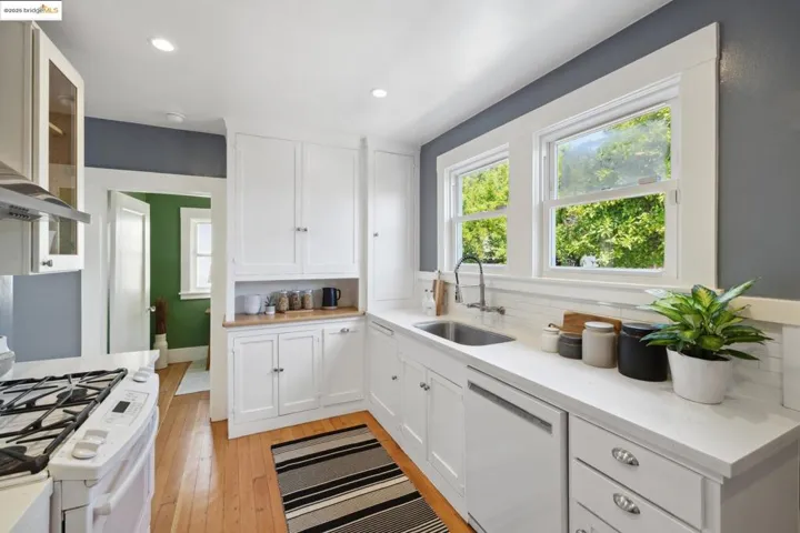 3534 Rhoda Ave, Oakland, California 94602