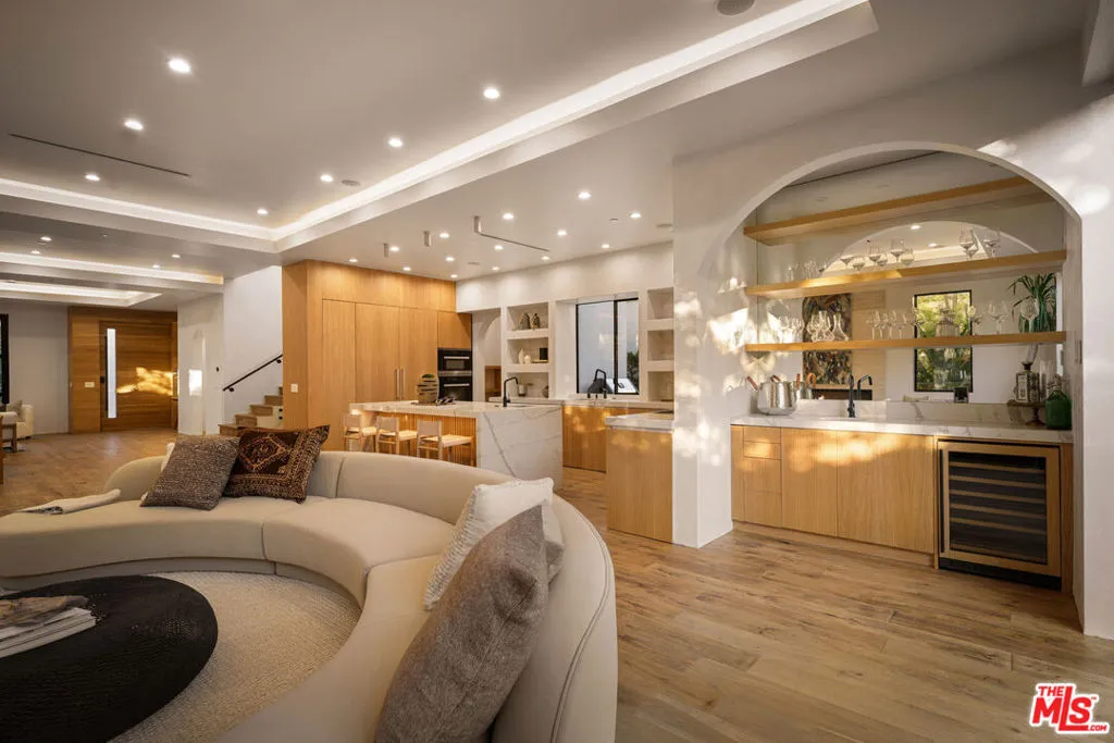 6546 Colgate Avenue, Los Angeles, California 90048 home-pic-6