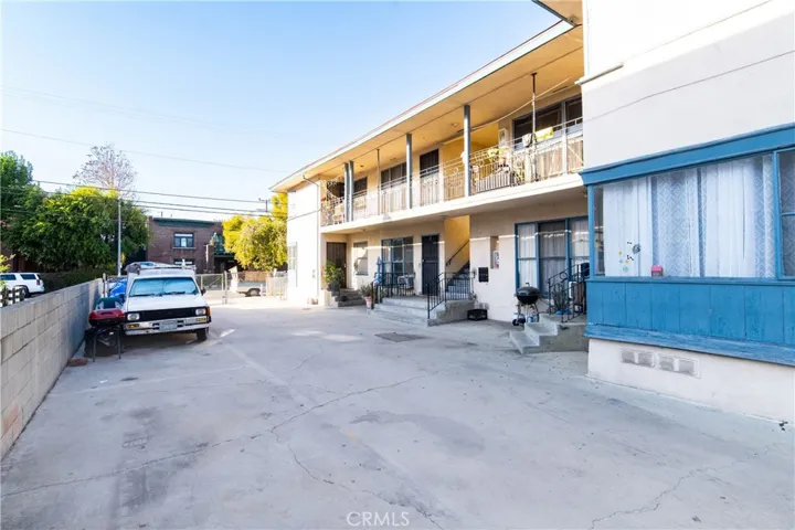 2100 Bonsallo Avenue, Los Angeles, California 90007