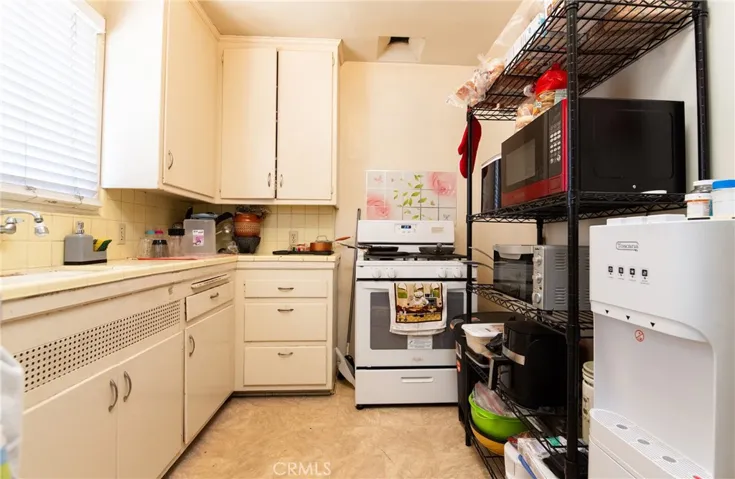 2100 Bonsallo Avenue, Los Angeles, California 90007