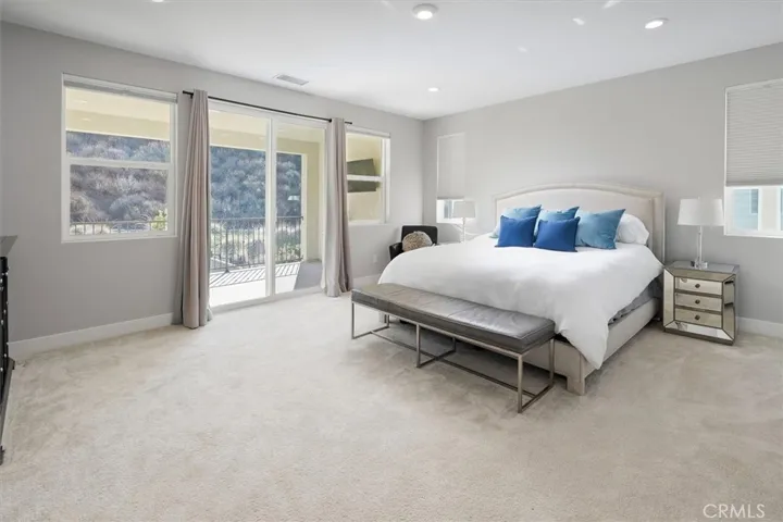 18820 Annmae Place, Saugus, California 91350
