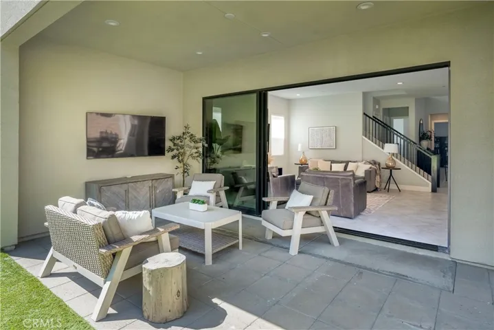 18820 Annmae Place, Saugus, California 91350