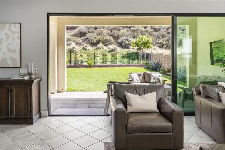 18820 Annmae Place, Saugus, California 91350