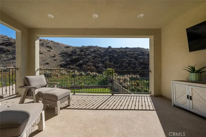 18820 Annmae Place, Saugus, California 91350