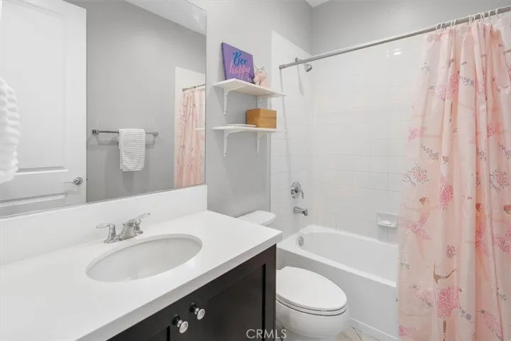 18820 Annmae Place, Saugus, California 91350