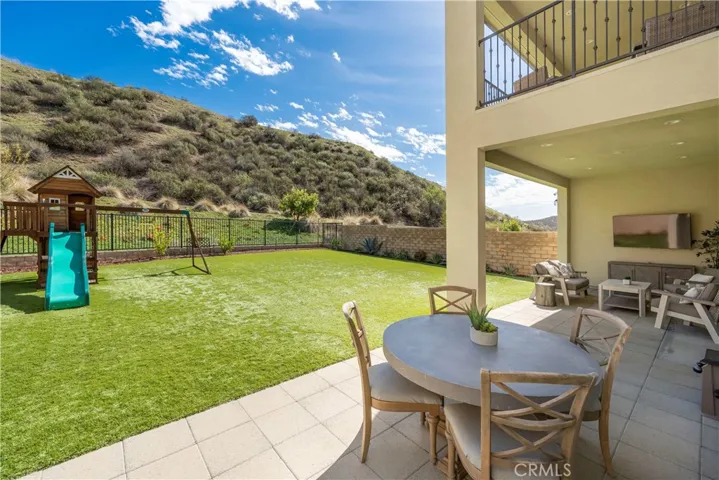 18820 Annmae Place, Saugus, California 91350