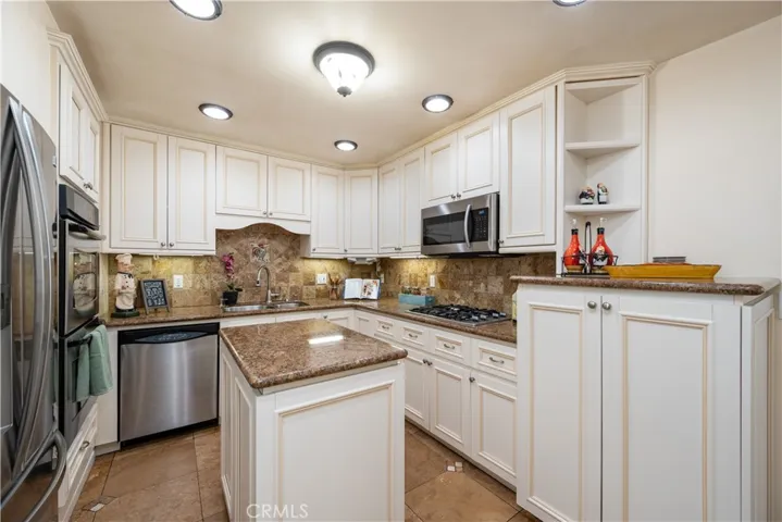 780 S 7 Street, Grover Beach, California 93433