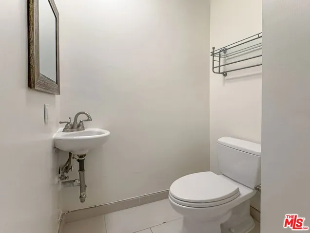 2717 Arizona Avenue 3, Santa Monica, California 90404
