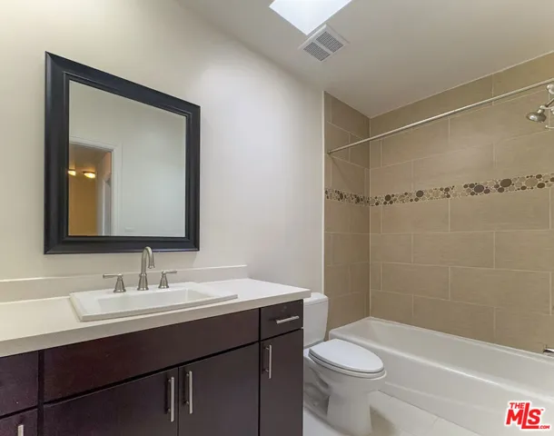 2717 Arizona Avenue 3, Santa Monica, California 90404