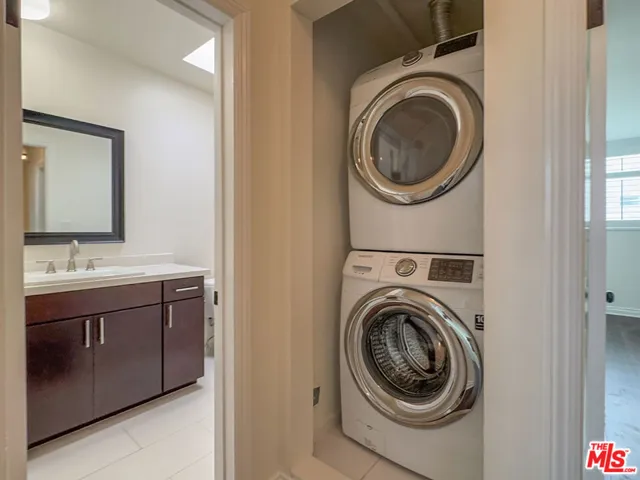 2717 Arizona Avenue 3, Santa Monica, California 90404