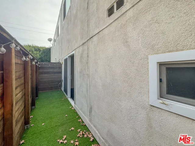 2717 Arizona Avenue 3, Santa Monica, California 90404