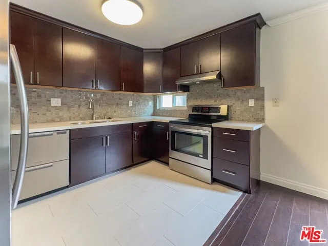 2717 Arizona Avenue 3, Santa Monica, California 90404