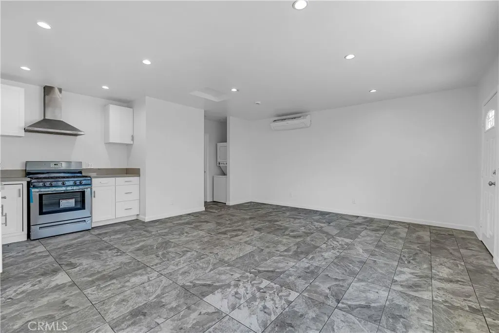 7435 Balcom Avenue, Reseda, California 91335 home-pic-34