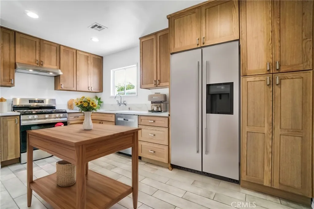 7435 Balcom Avenue, Reseda, California 91335 home-pic-19