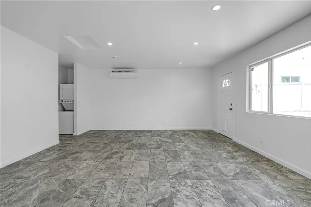 7435 Balcom Avenue, Reseda, California 91335 home-pic-37