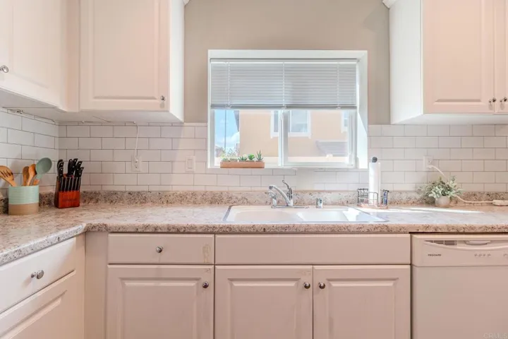 231 Dun Blazer Way, Fallbrook, California 92028