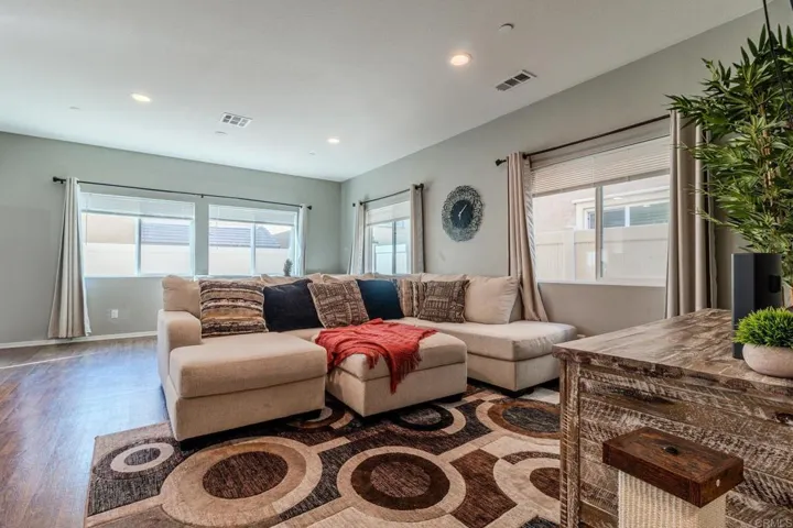 231 Dun Blazer Way, Fallbrook, California 92028