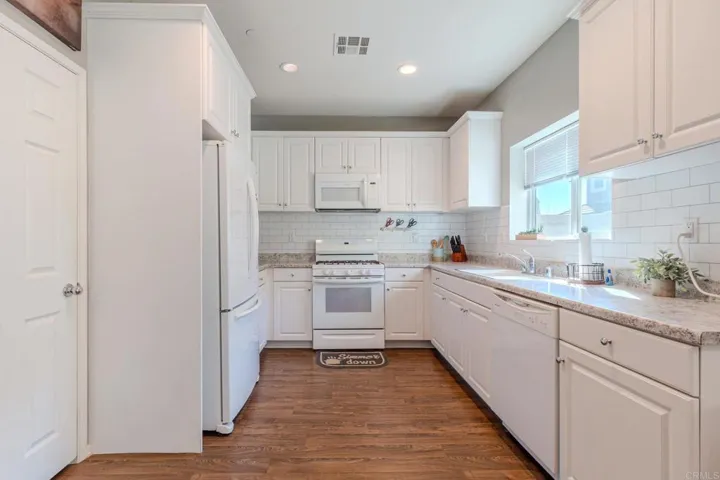 231 Dun Blazer Way, Fallbrook, California 92028