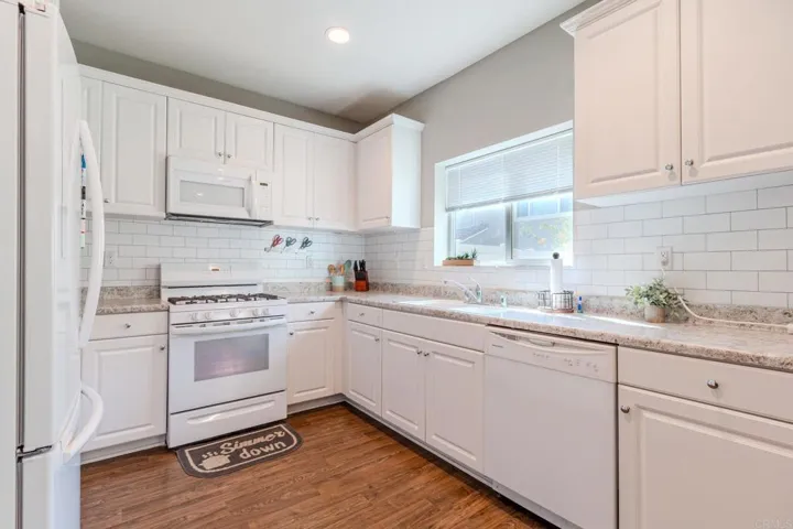 231 Dun Blazer Way, Fallbrook, California 92028