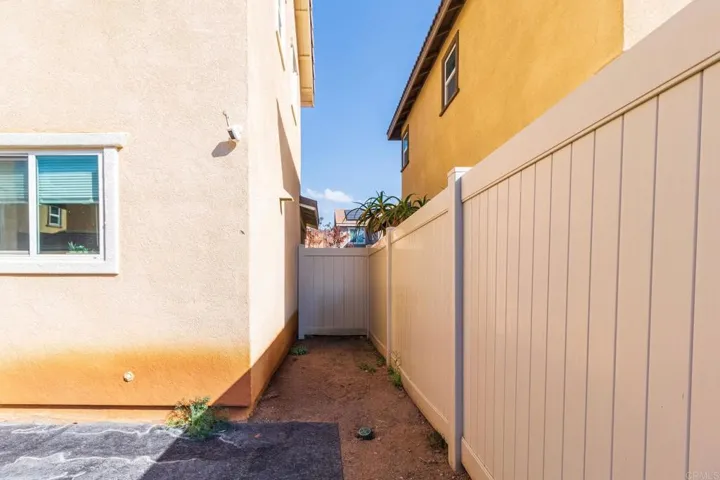 231 Dun Blazer Way, Fallbrook, California 92028