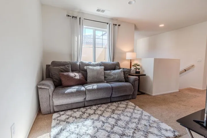 231 Dun Blazer Way, Fallbrook, California 92028